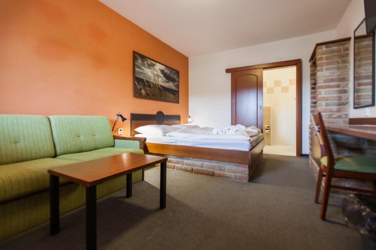 Hotel Vinar - Bed & Breakfast Kurdějov Exteriér fotografie