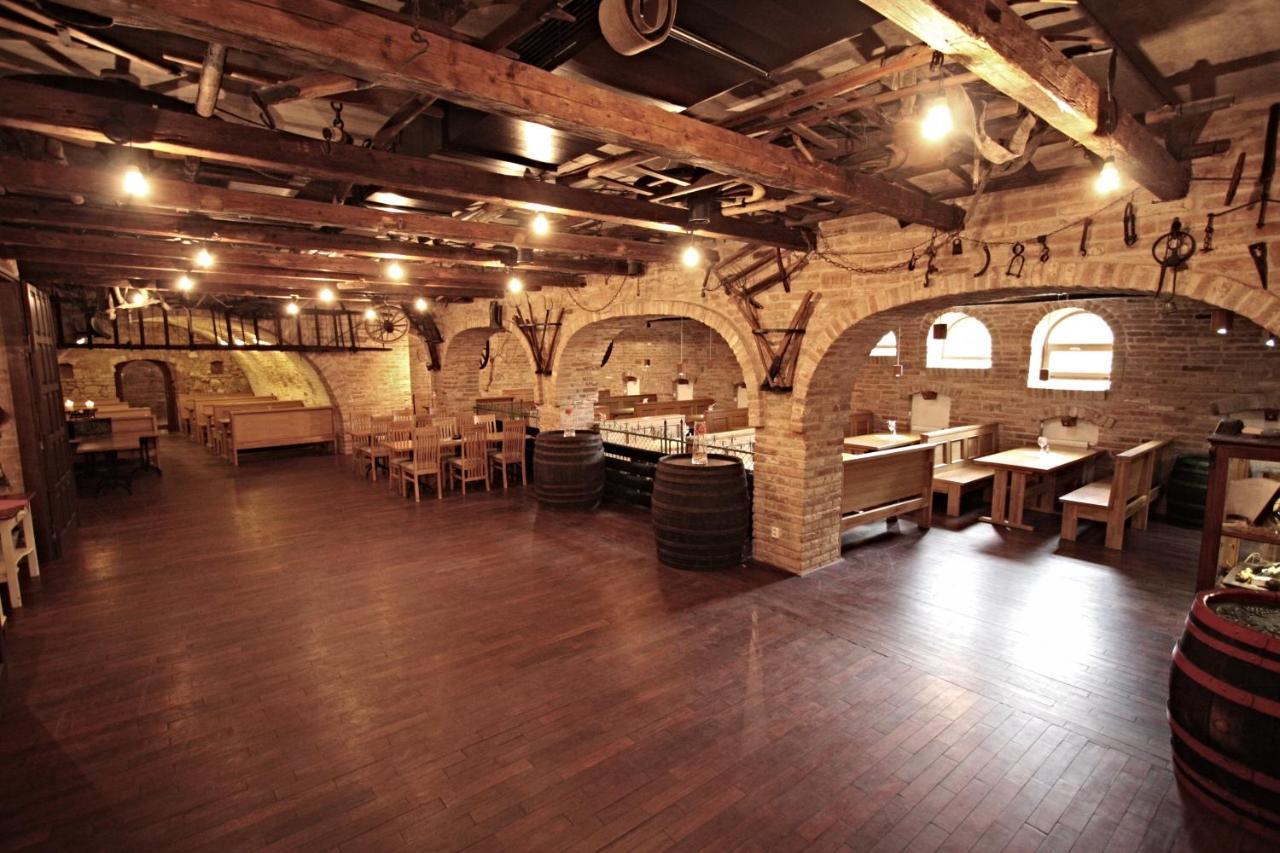 Hotel Vinar - Bed & Breakfast Kurdějov Exteriér fotografie