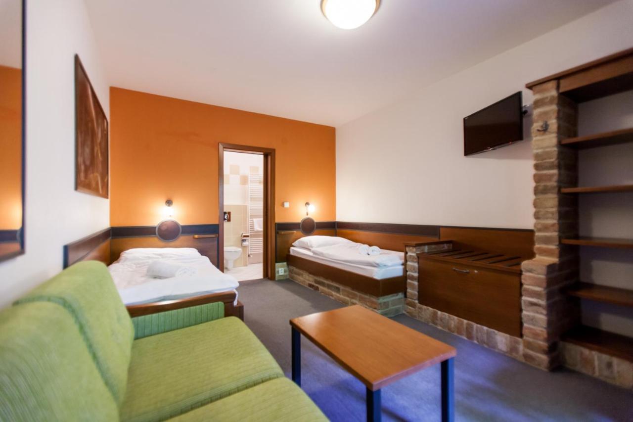 Hotel Vinar - Bed & Breakfast Kurdějov Exteriér fotografie